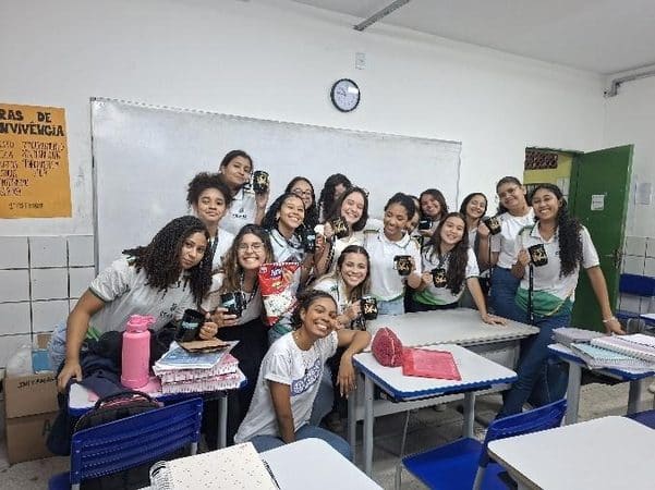 Planeteer Maria VictΓ³ria Pessoa and group